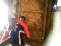 એક પોર્ન મોડેલની ગંધ ઓનલાઈન બીપી જે સુંદર નથી